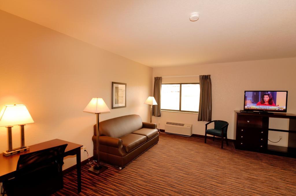 Cobblestone Inn & Suites - Denison | Oak Ridge الغرفة الصورة