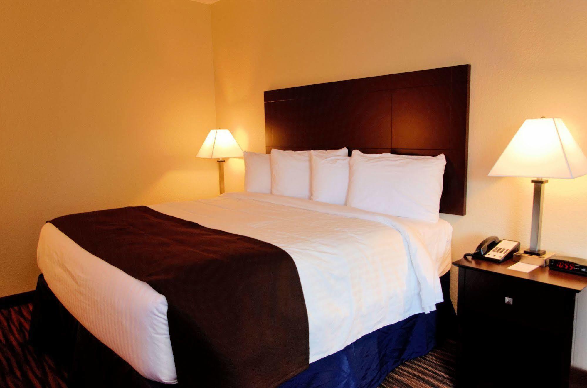 Cobblestone Inn & Suites - Denison | Oak Ridge المظهر الخارجي الصورة