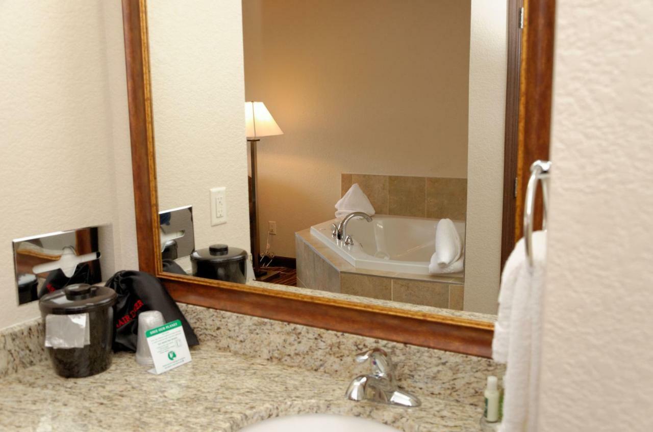 Cobblestone Inn & Suites - Denison | Oak Ridge المظهر الخارجي الصورة